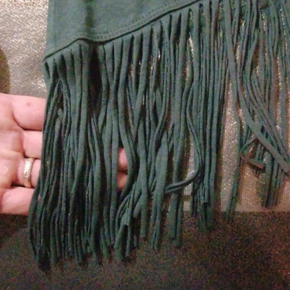 Forrest green soft loose flowy tee with tassles! - Picture 3 of 4